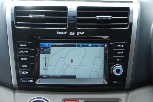Perodua MyVi 2011 : 6-inch touch screen head unit with GPS navigation